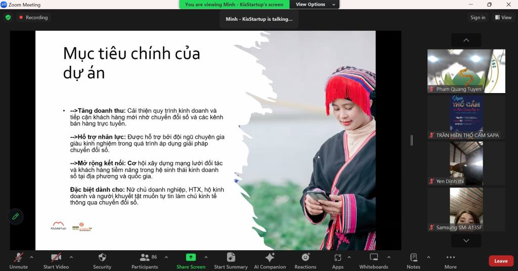 Những hình ảnh bình dị trong lớp học chuyển đổi số cho phụ Nữ Dân Tộc Thiểu Số ở&nbsp;IDAP