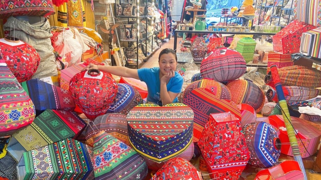 Từ Thổ cẩm truyền thống đến không gian Decor hiện đại: Hành trình đổi mới của người phụ nữ Tày