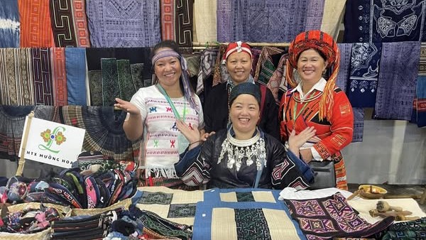 Hành trình số hóa từ trái tim: Câu chuyện đặc biệt của người phụ nữ&nbsp;H’mông